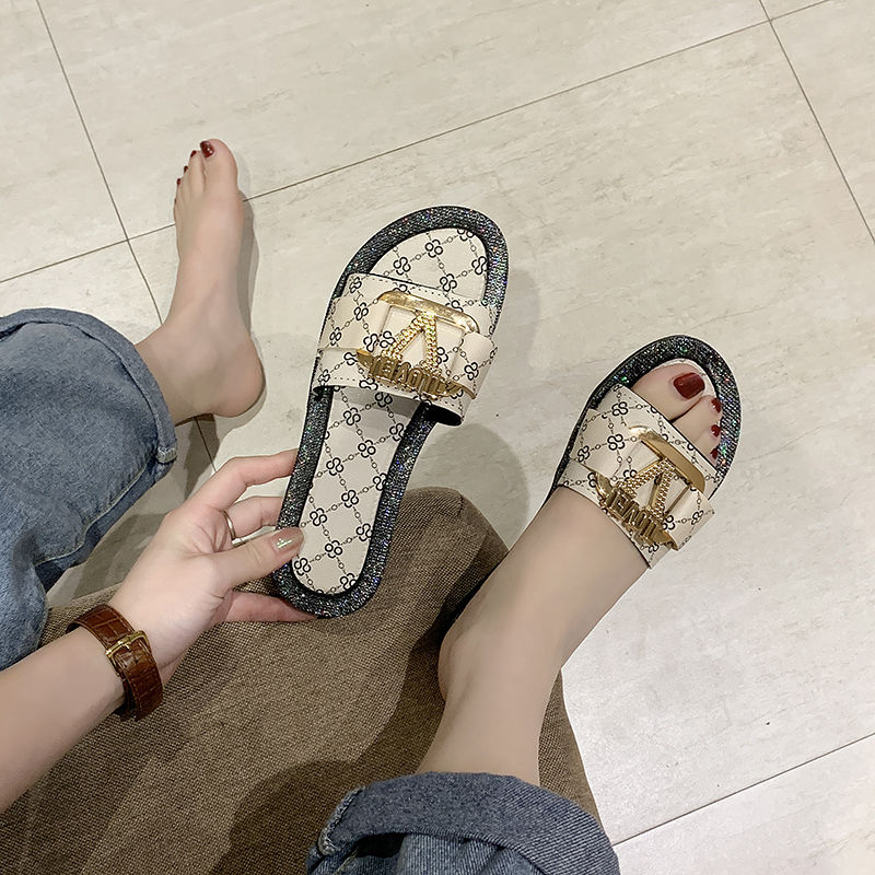 Women Sandals Summer Women Slippers Metal Button Letter Decoration Flat Beach Shoe Ladies Sandals Beach Shoes Casual Flip Flops